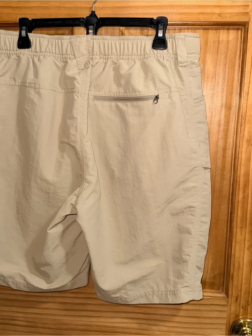 The North Face Men's Khaki Modern Cargo Shorts with Gray Belt-M-EC